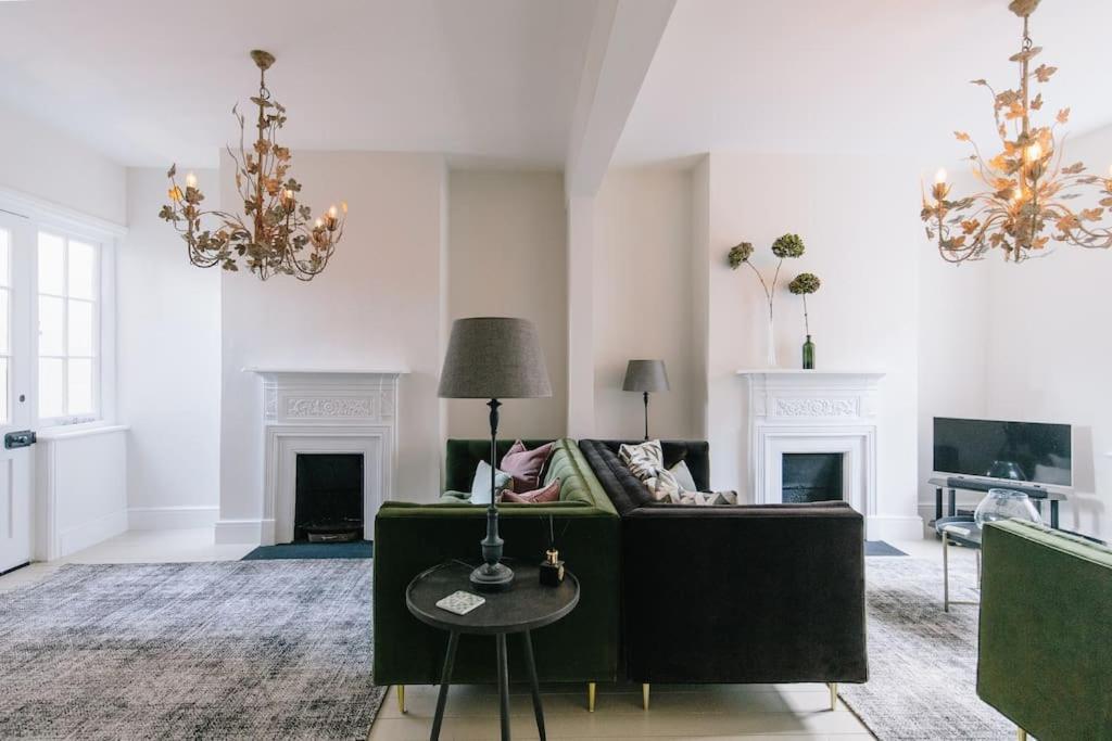 Beautiful House, Cirencester Centre, Parking المظهر الخارجي الصورة