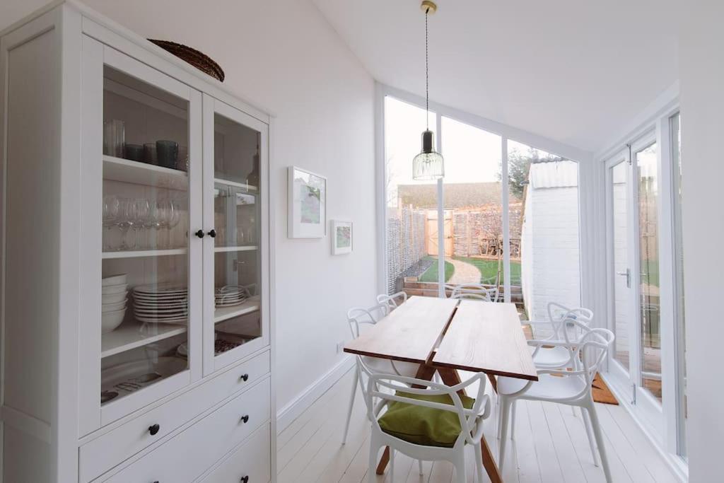 Beautiful House, Cirencester Centre, Parking المظهر الخارجي الصورة