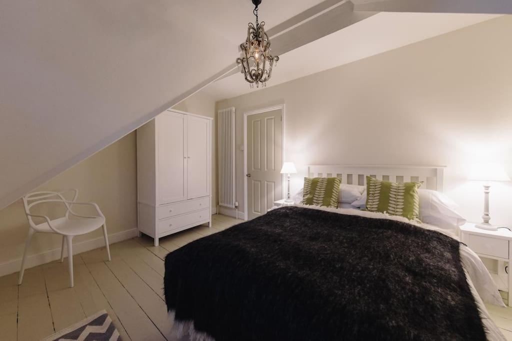 Beautiful House, Cirencester Centre, Parking المظهر الخارجي الصورة